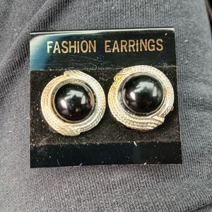 Vintage Elegant Black and Silver Fashion Clipon Earrings